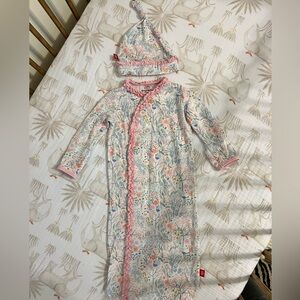 Magnetic Me sleeper gown + hat set